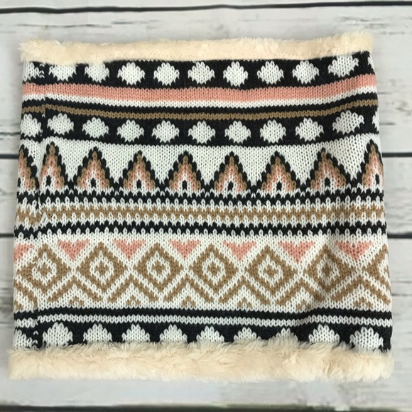 Warm Knitted Infinity Ring Scarf Lined with Fleece - Picture 3 of 6